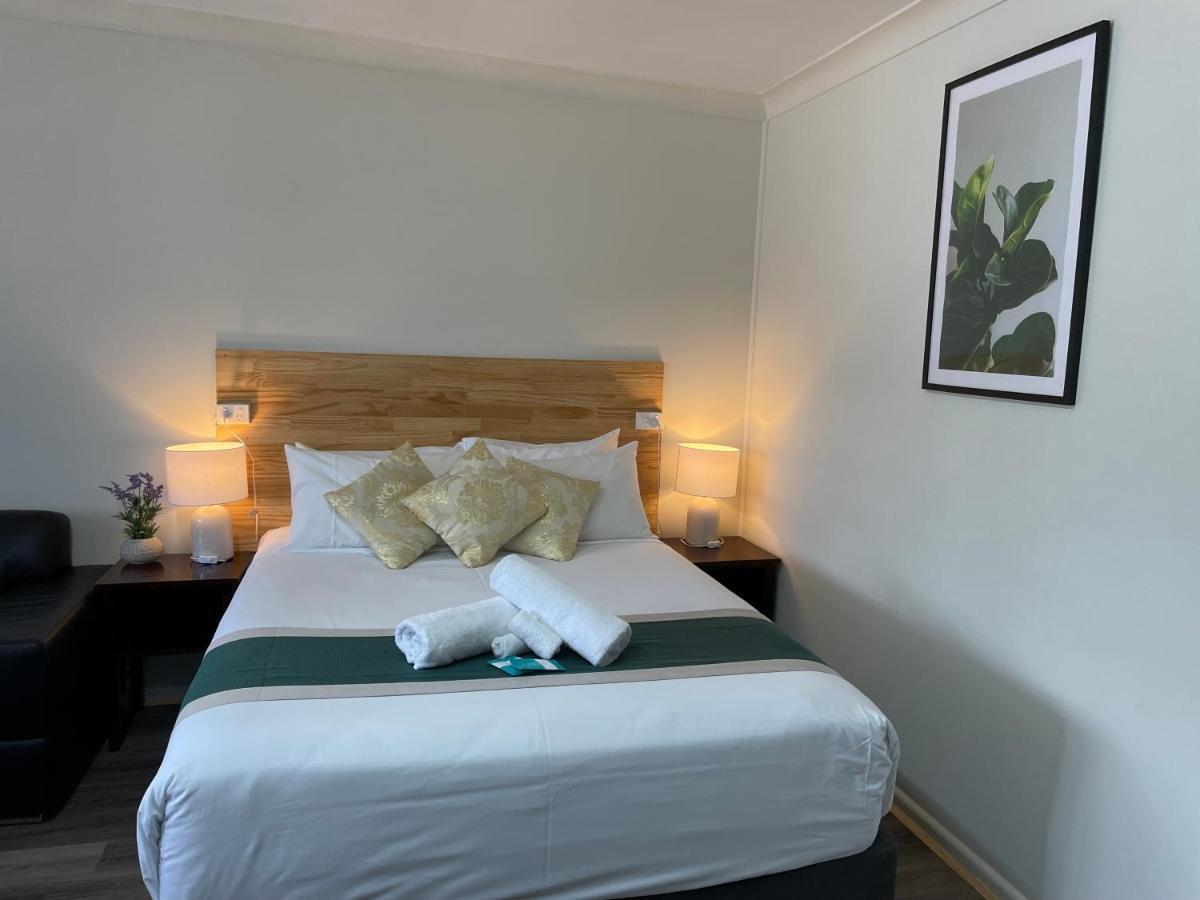 Highway Motor Inn Тари Экстерьер фото